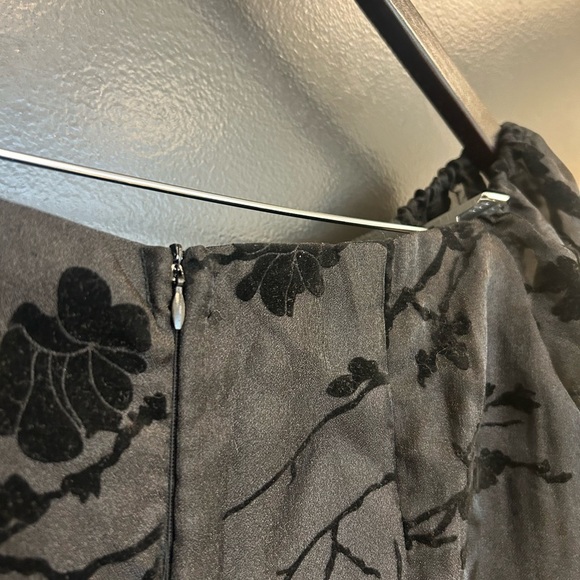 Vintage L ultra sheer/feather vintage dress in excellent vintage condition. - Picture 13 of 16